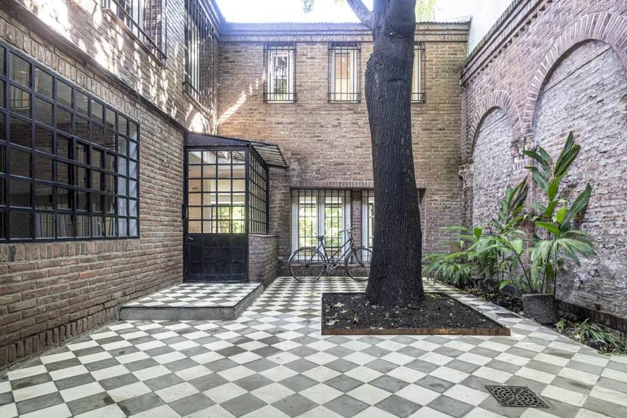 Blanco Encalada Y Húsares